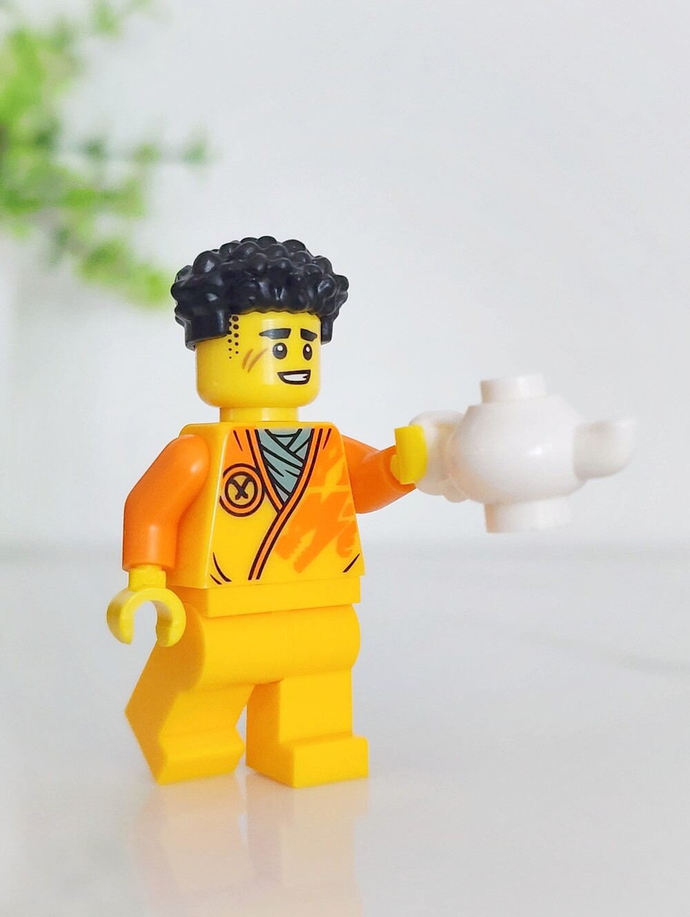 LEGO BAM 2023 Ninjago Dragons Rising Arin Minifigure w/ Teapot Genuine LEGO njo